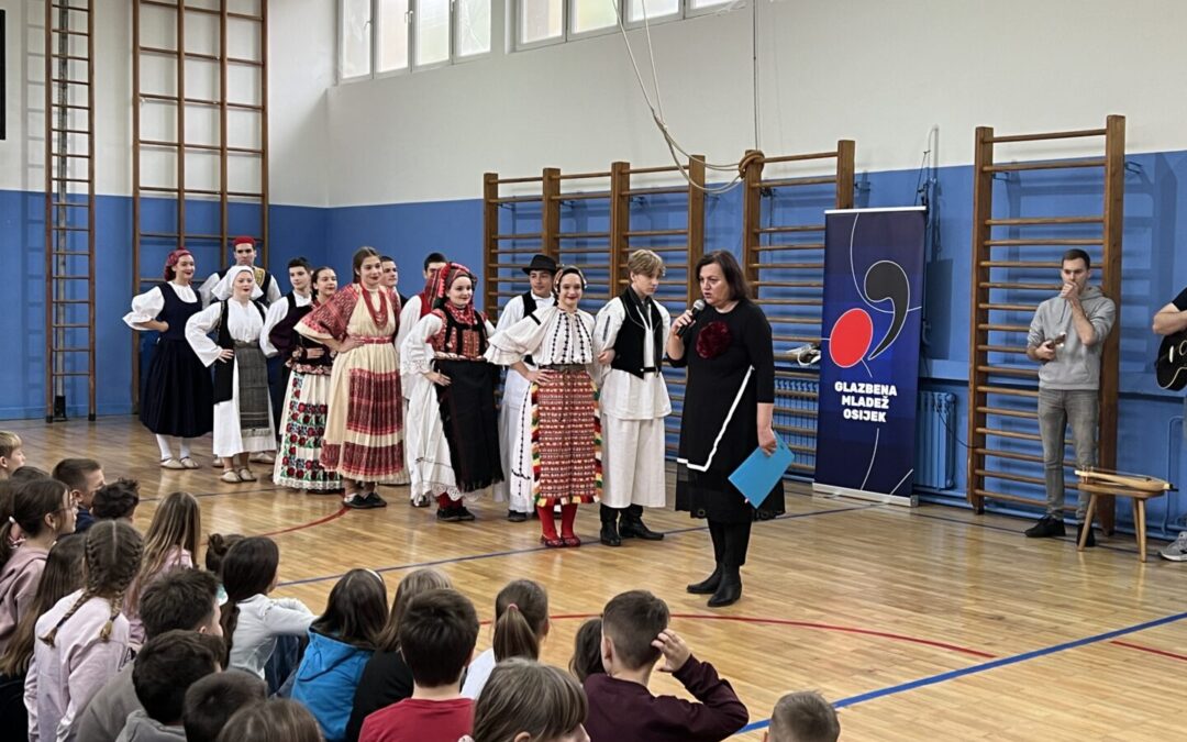 Nastup članova KUD-a Osijek 1862. u povodu Dana škole Vijenac