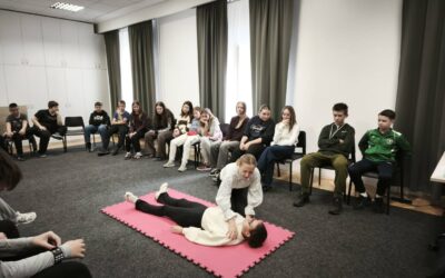 Učenici 6. i 7. razreda sudjelovali na radionici prve pomoći „Prva pomoć spašava život“